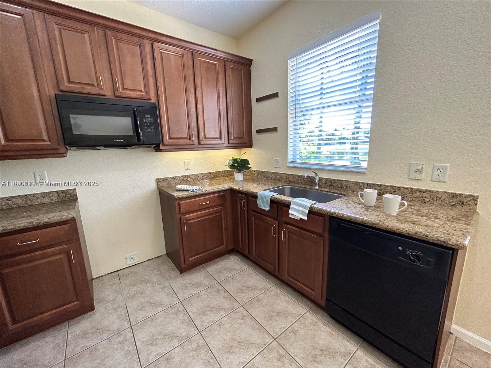 MINI ASSEMBLAGE PUD 1 - Residential Lease