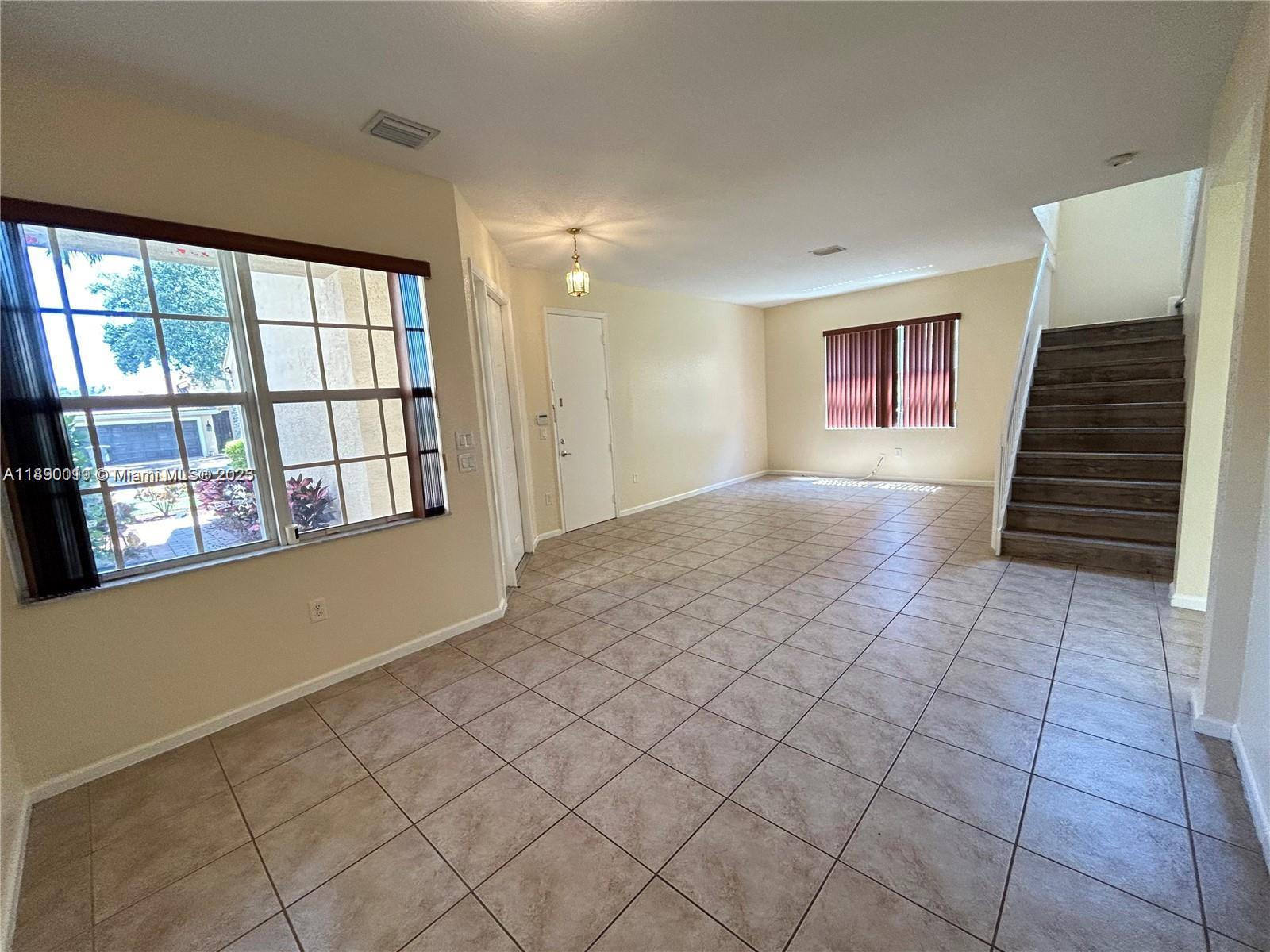 MINI ASSEMBLAGE PUD 1 - Residential Lease