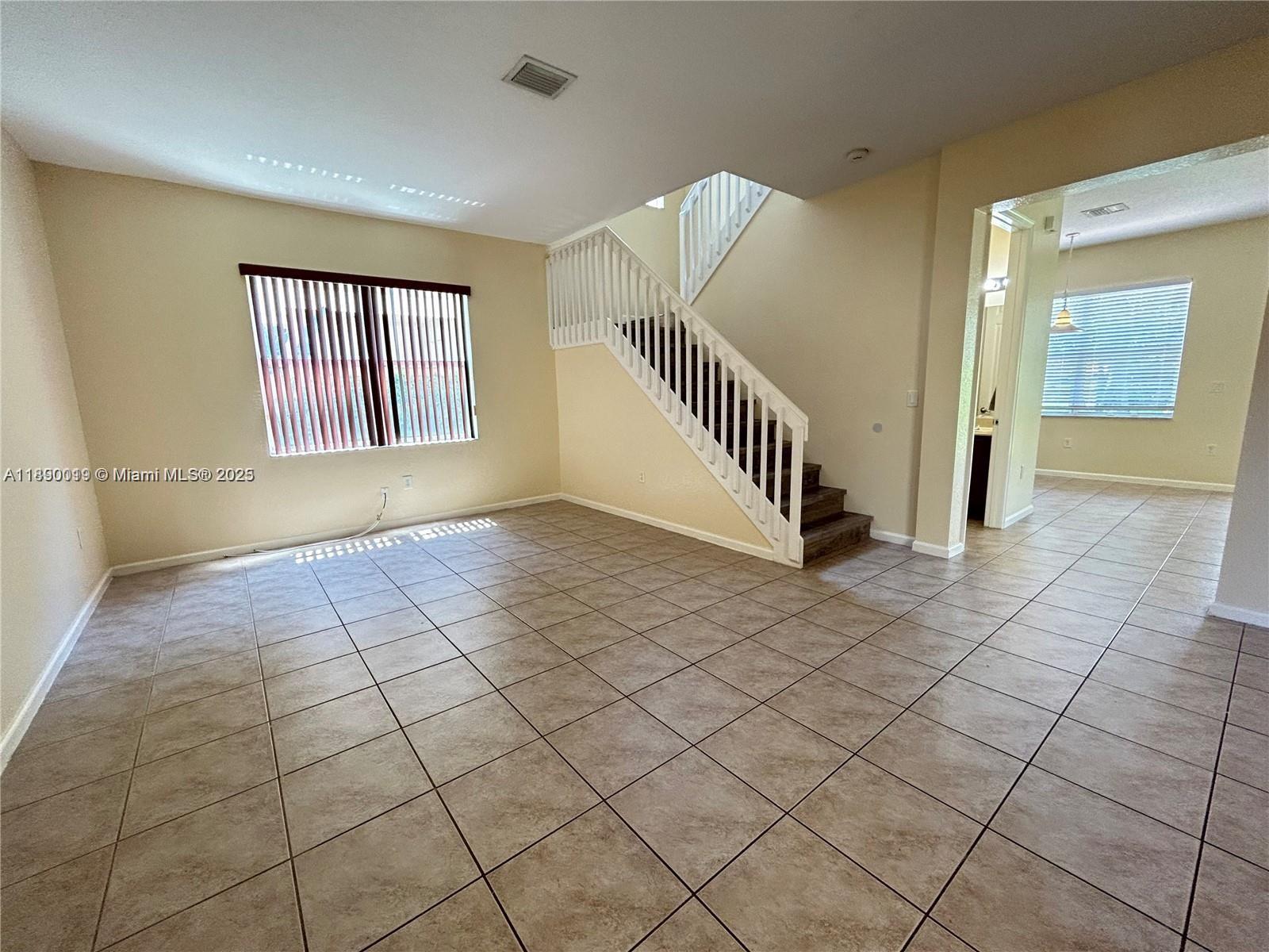 MINI ASSEMBLAGE PUD 1 - Residential Lease