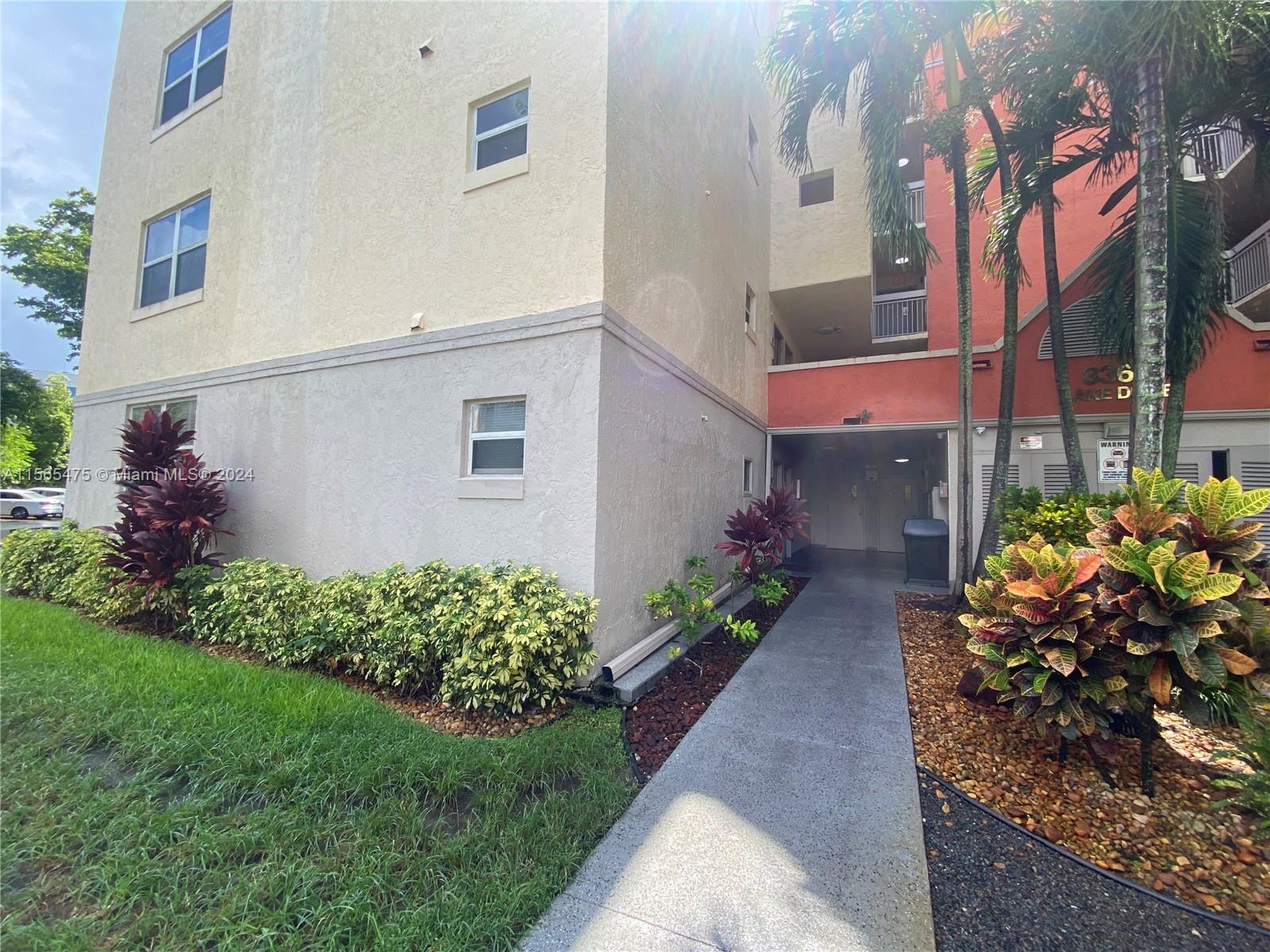 Property for Sale at 8363 Lake Dr 101, Doral, Miami-Dade County, Florida - Bedrooms: 1 
Bathrooms: 1  - $299,000