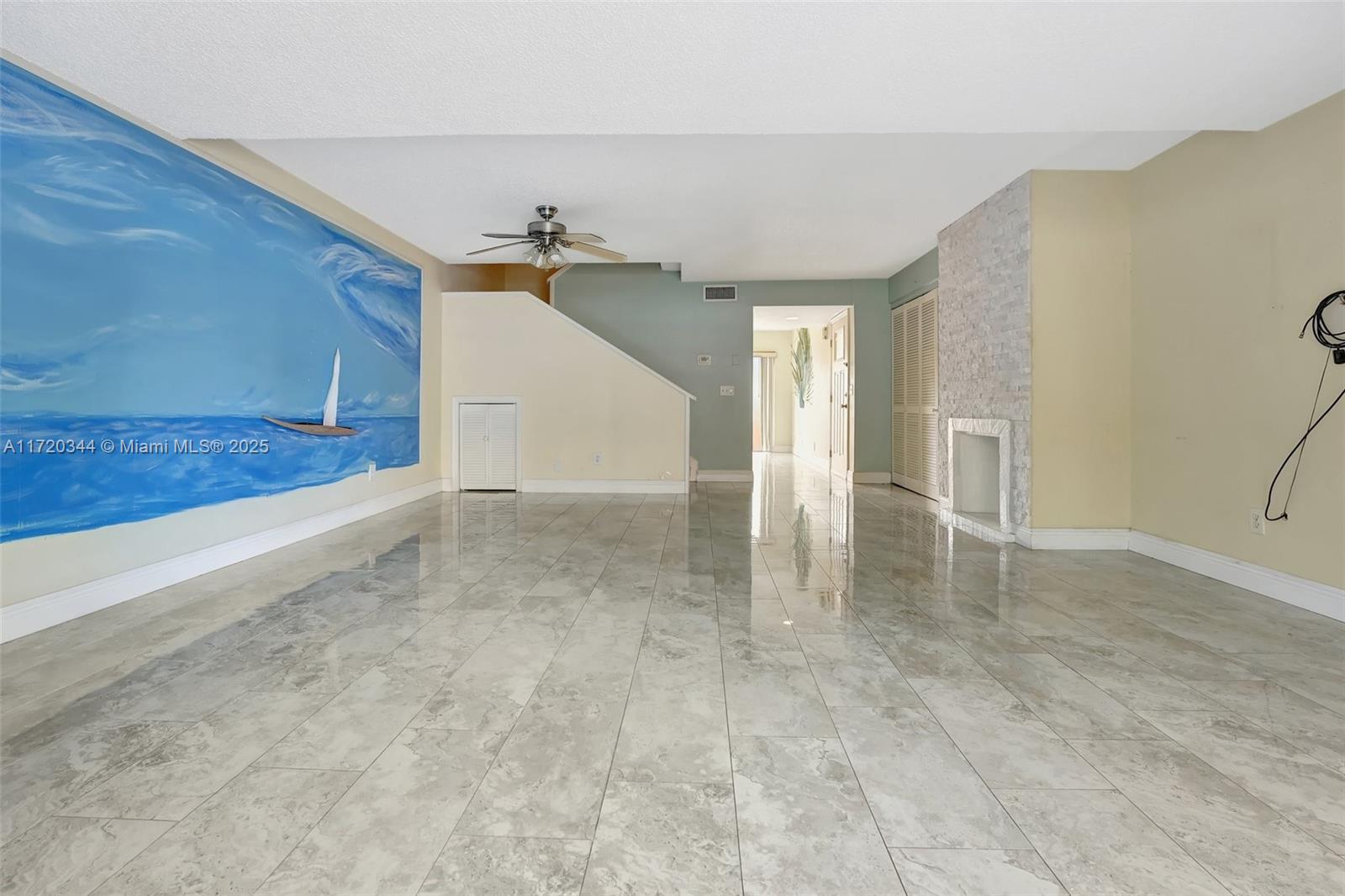 IBIZA CONDO - Residential