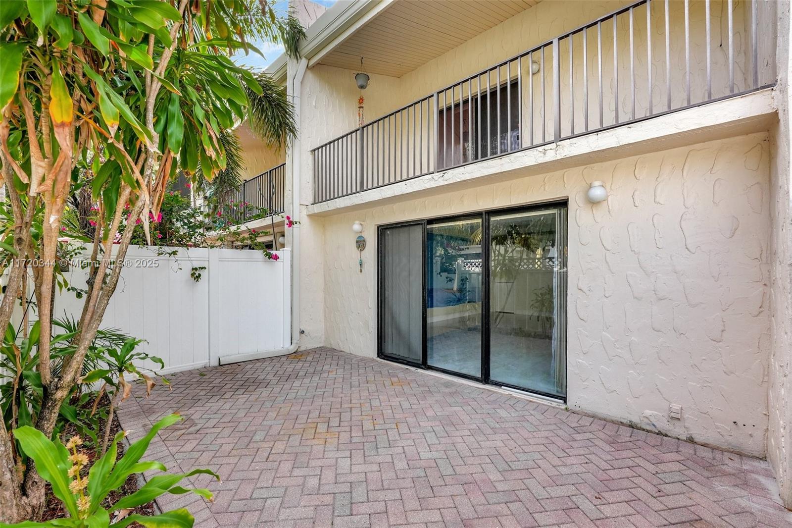 IBIZA CONDO - Residential