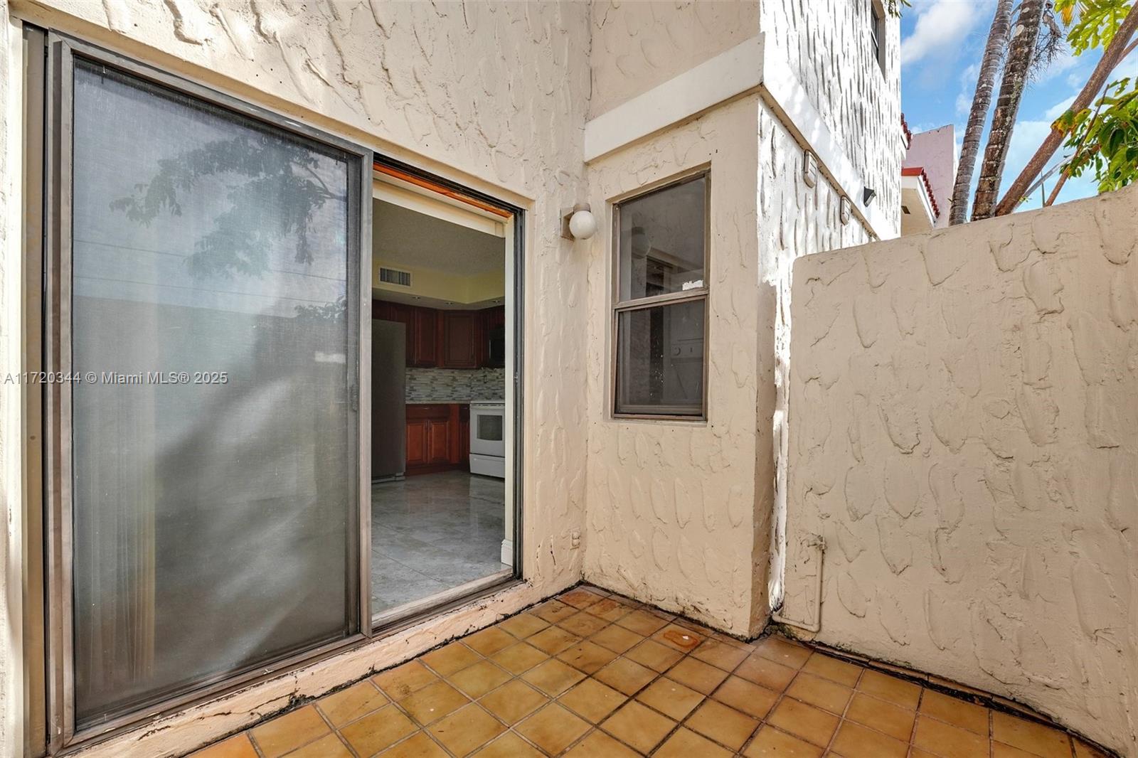 IBIZA CONDO - Residential