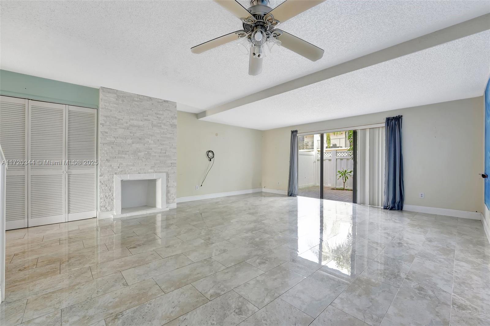 IBIZA CONDO - Residential