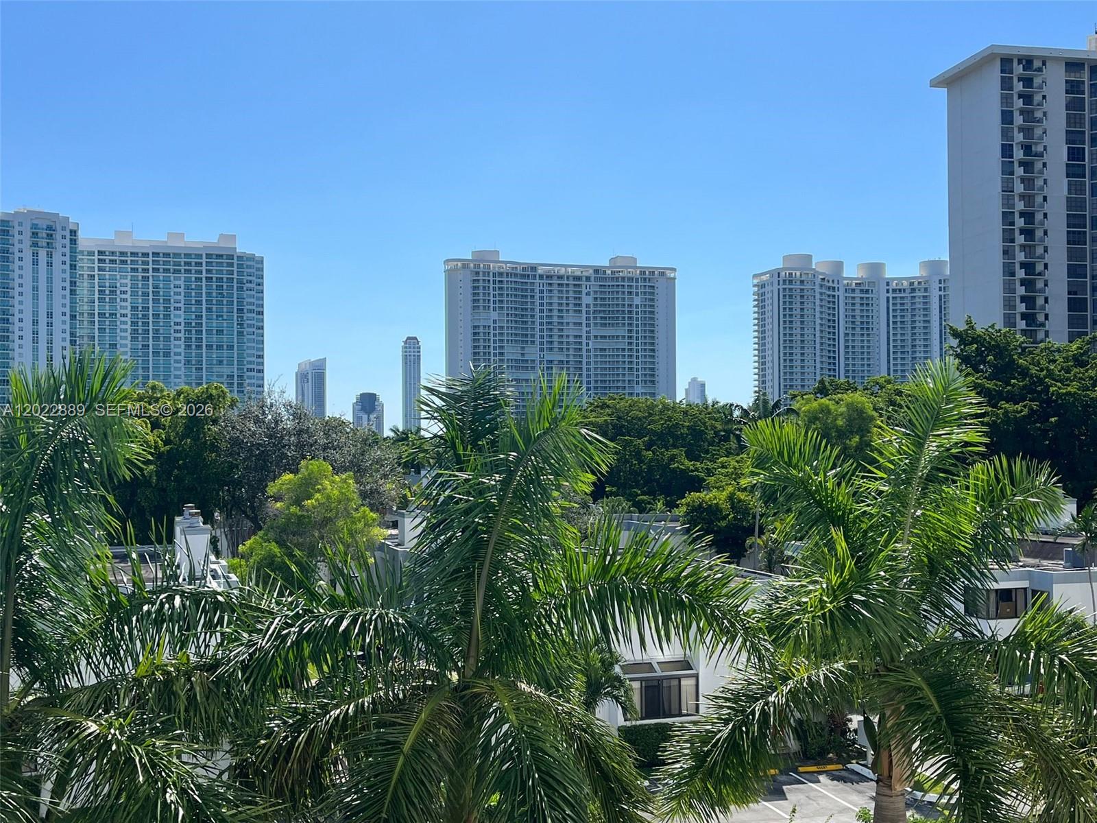 ADMIRALS PORT CONDO EAST - Residential
