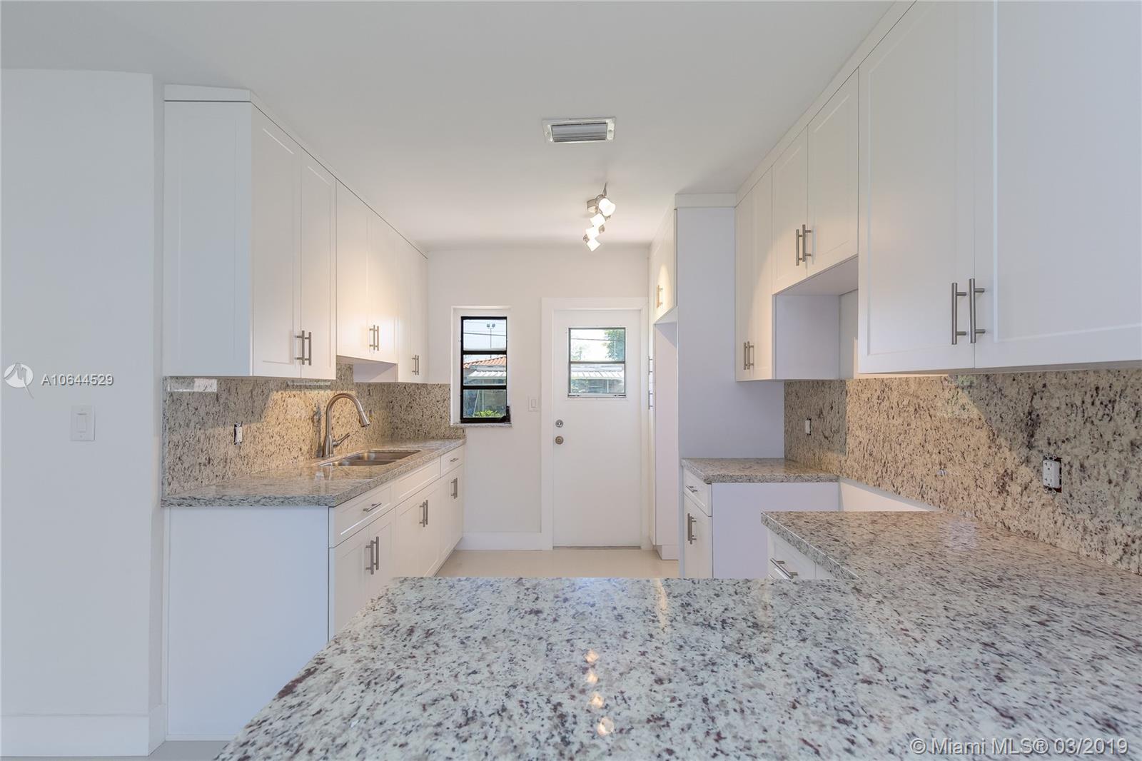 LE JEUNE MANORS - Residential