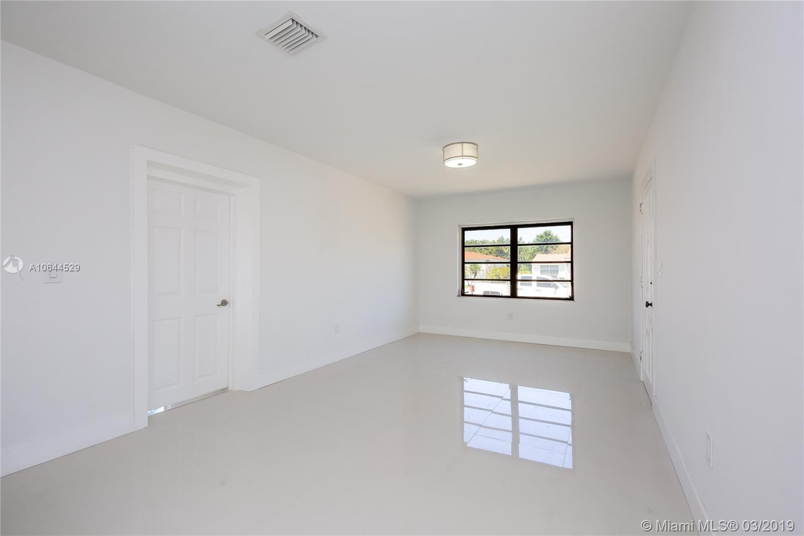 LE JEUNE MANORS - Residential