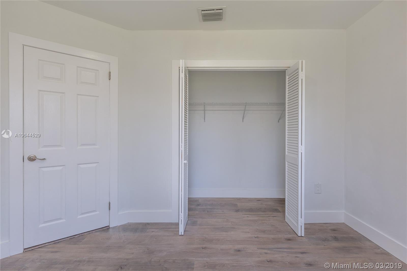 LE JEUNE MANORS - Residential