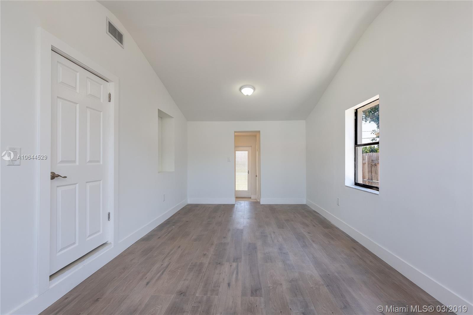 LE JEUNE MANORS - Residential