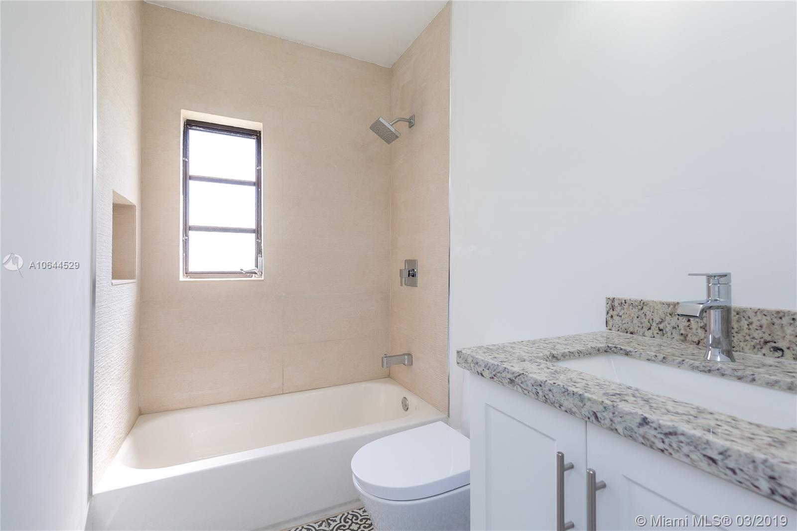 LE JEUNE MANORS - Residential