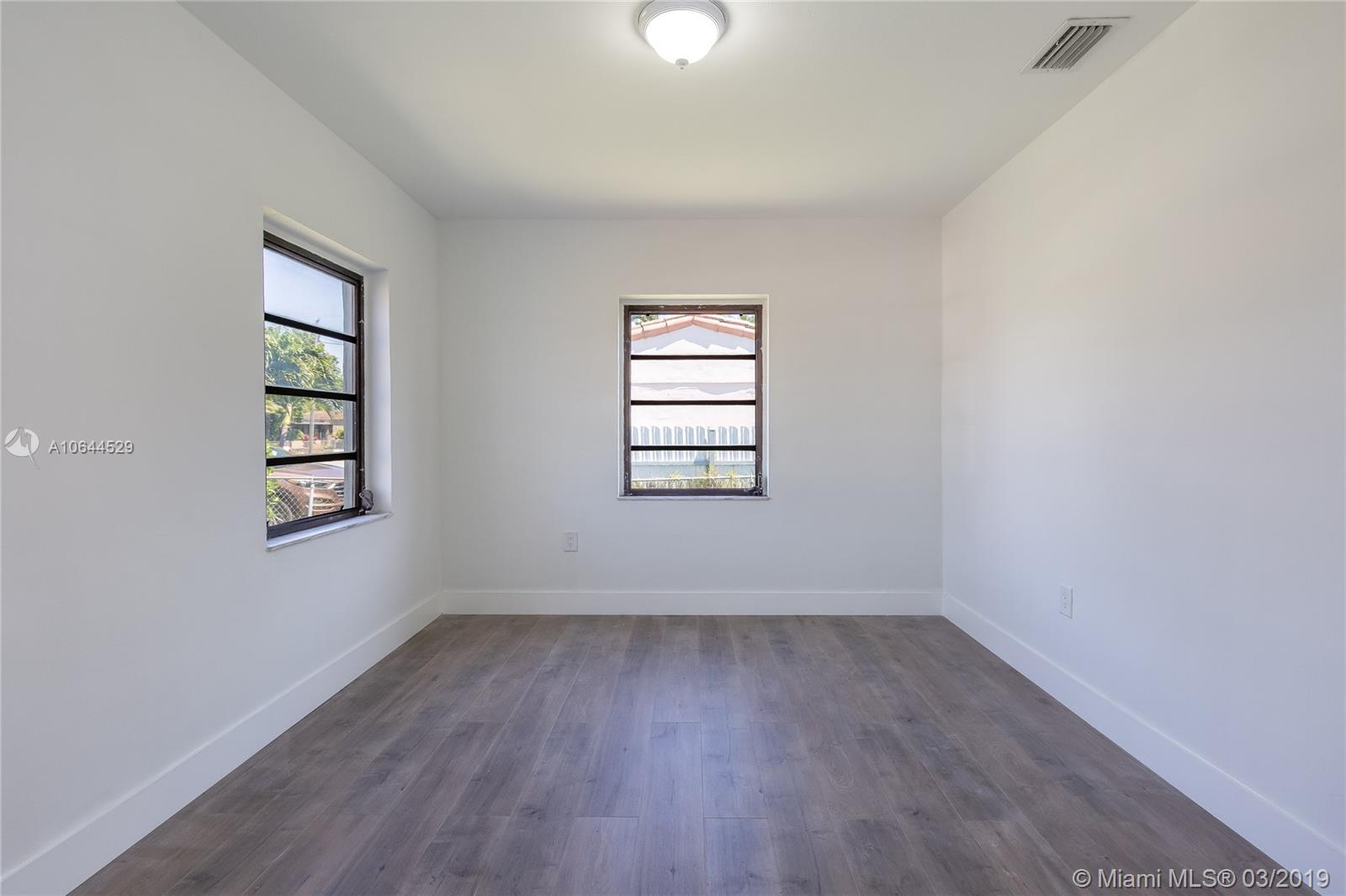 LE JEUNE MANORS - Residential