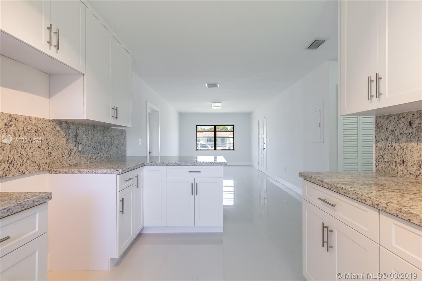 LE JEUNE MANORS - Residential