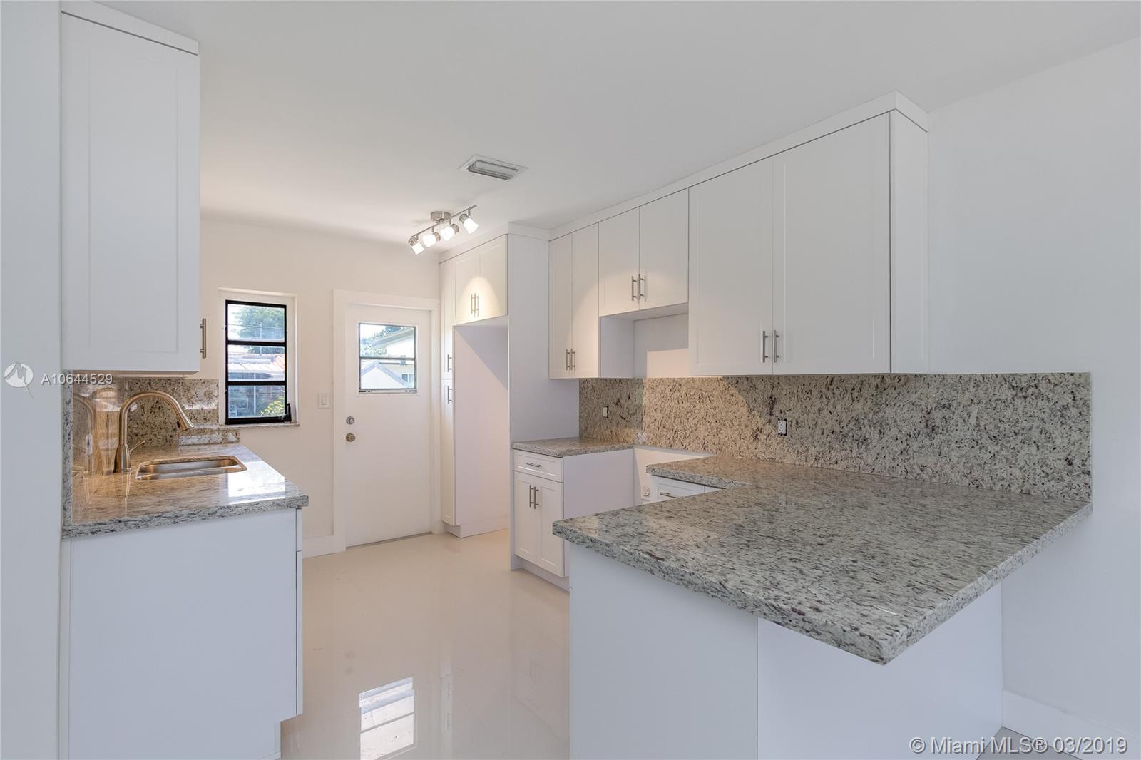 LE JEUNE MANORS - Residential