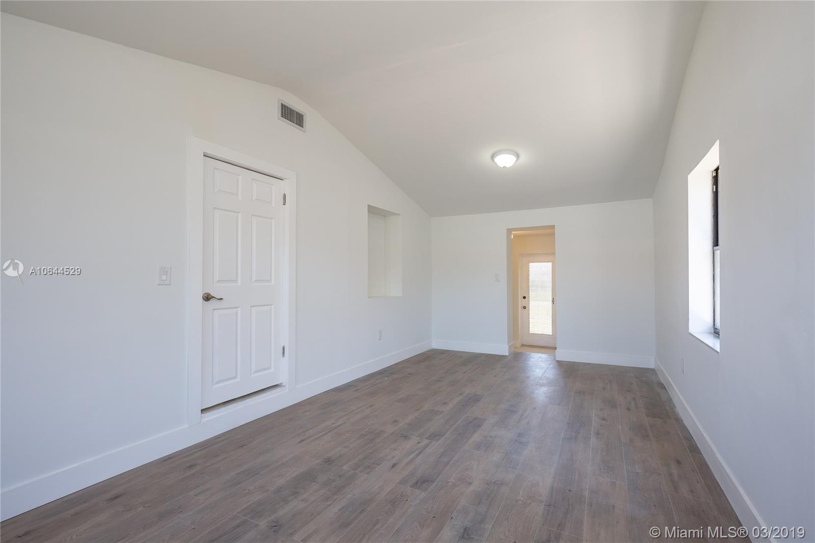 LE JEUNE MANORS - Residential