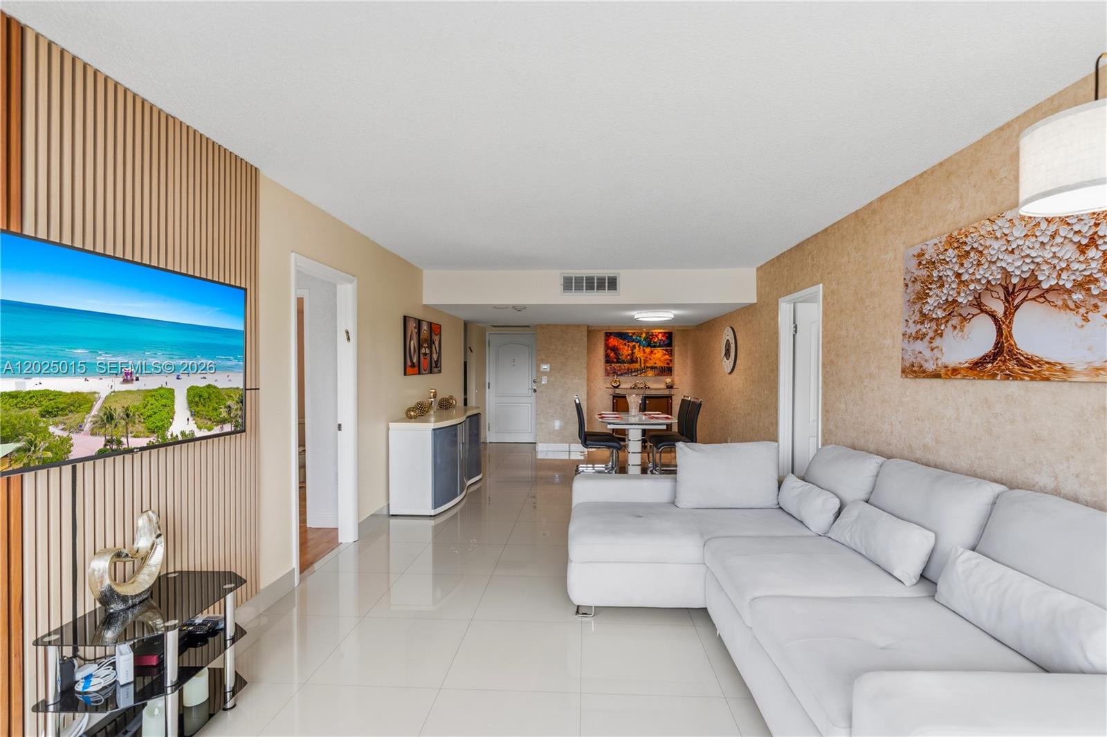3625 N Country Club Dr 402, Aventura, FL, 33180/$269,000 4 3625 N Country Club Dr 402