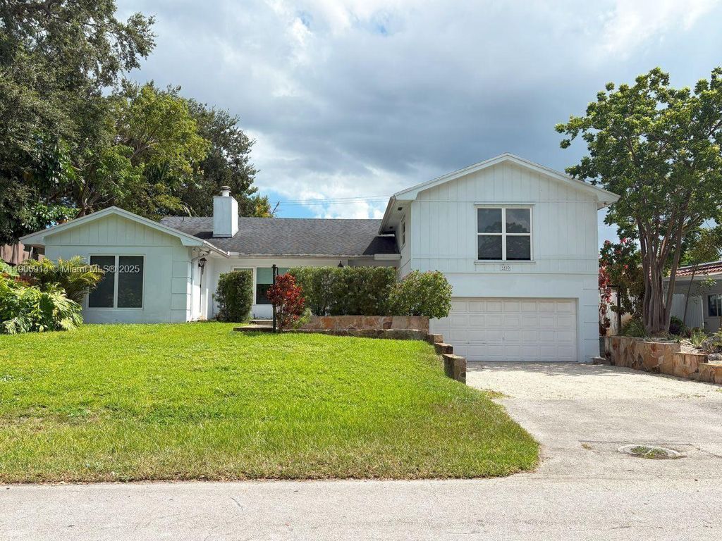 Photo of 3330 Liberty St, Hollywood, FL 33021 (MLS # A11906914)