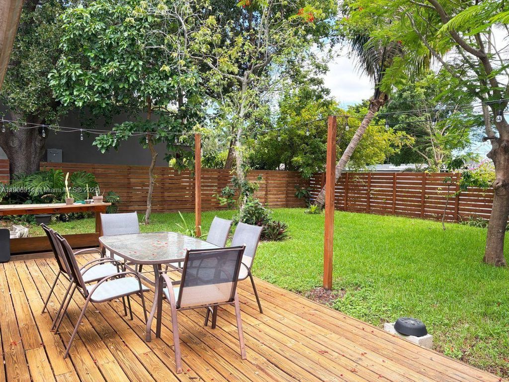 Photo of 3330 Liberty St, Hollywood, FL 33021 (MLS # A11906914)