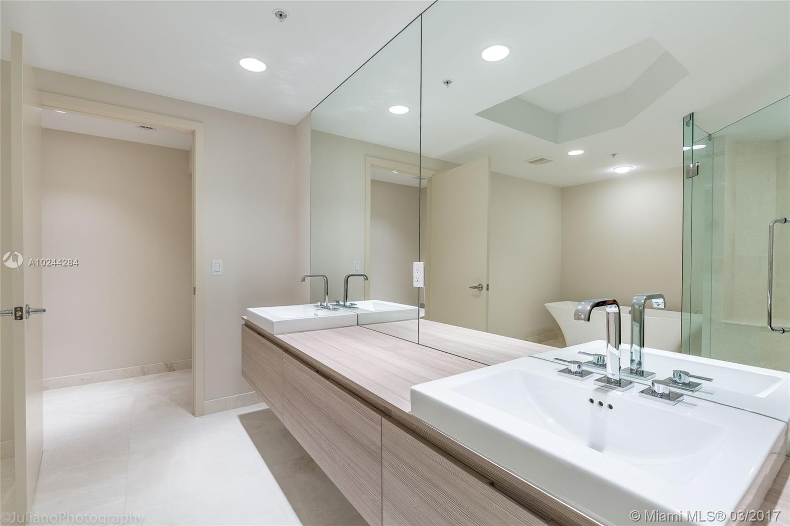 MARINA PALMS RESIDENCES - Residential Lease