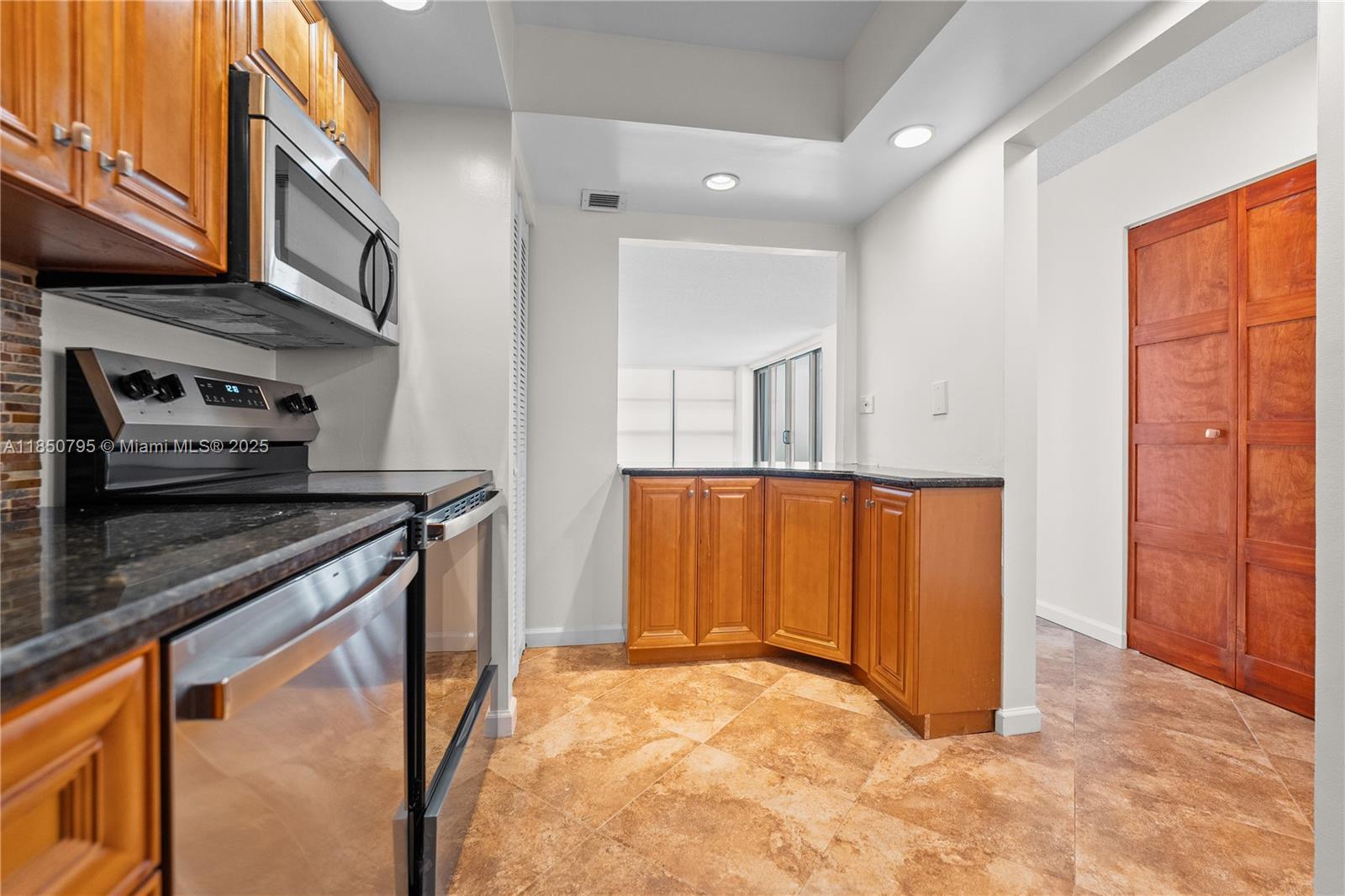 DELVISTA TOWERS CONDO - Residential