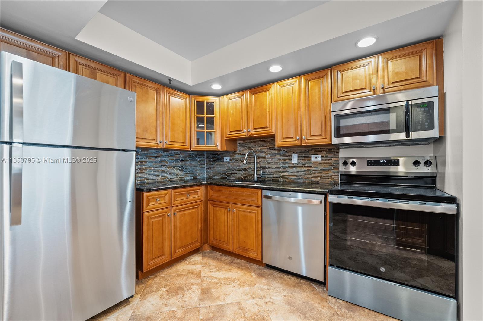 DELVISTA TOWERS CONDO - Residential