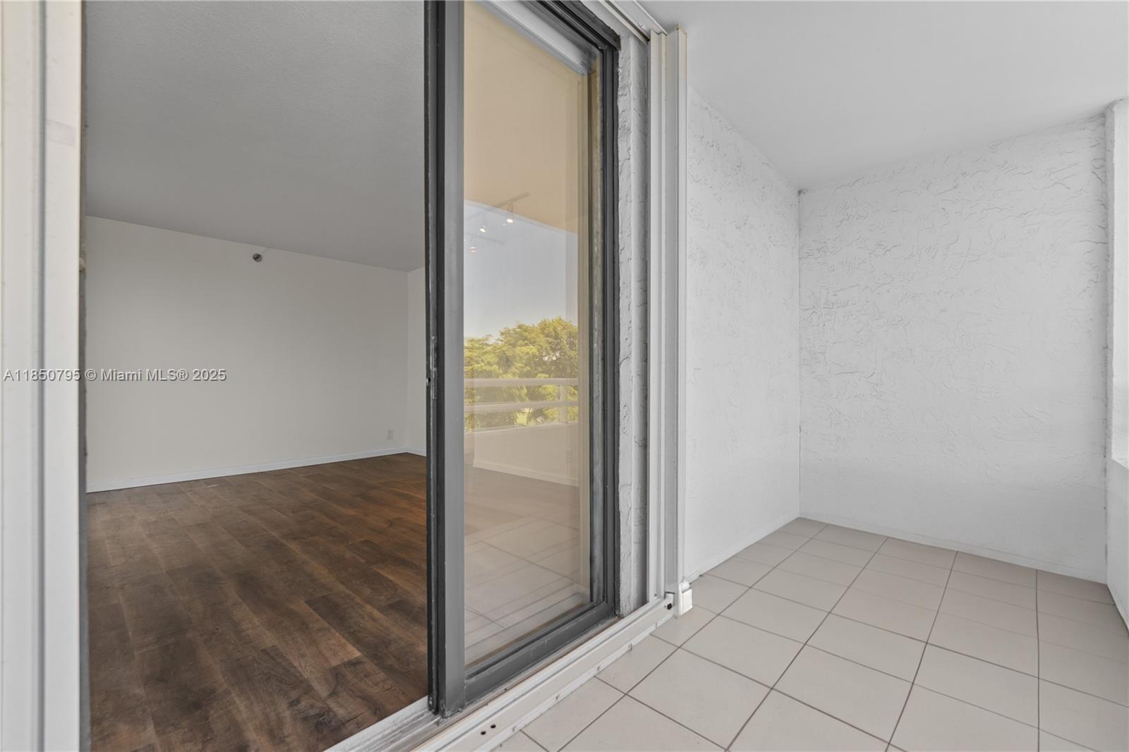 DELVISTA TOWERS CONDO - Residential