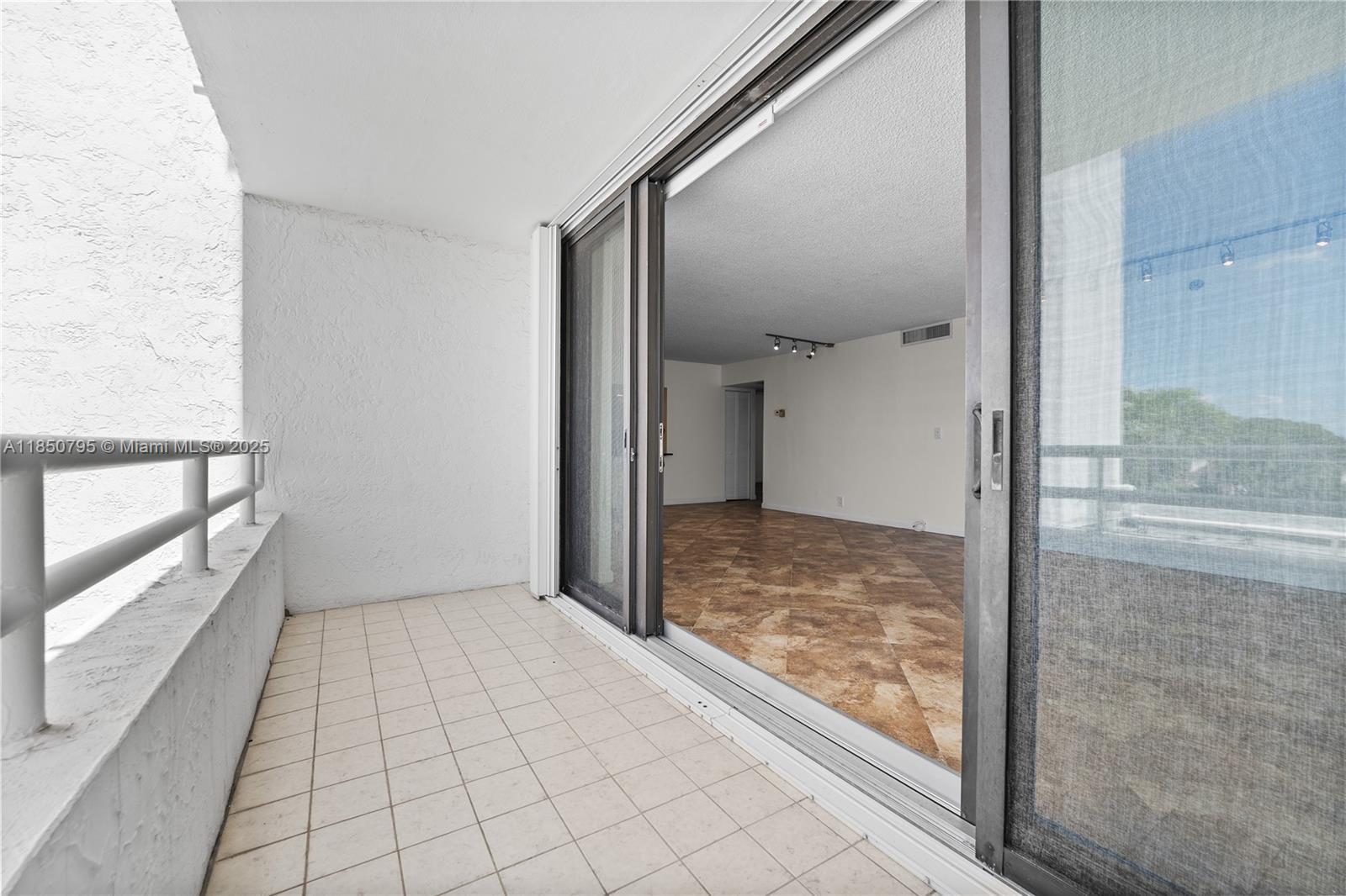 DELVISTA TOWERS CONDO - Residential