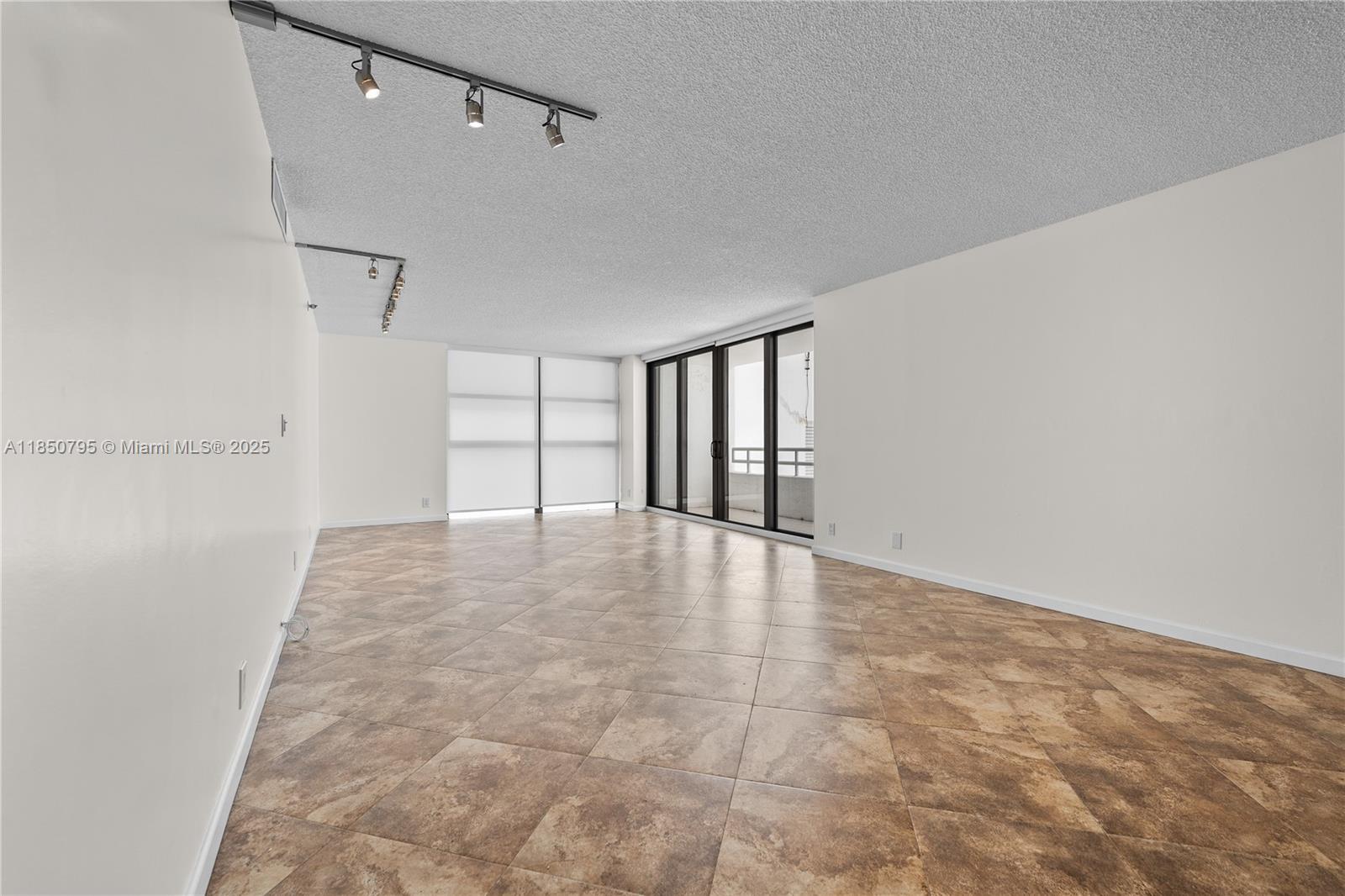 DELVISTA TOWERS CONDO - Residential