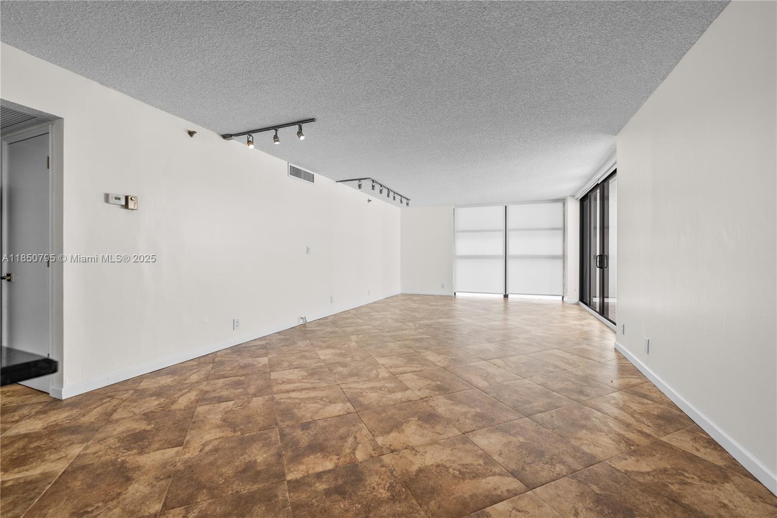 DELVISTA TOWERS CONDO - Residential