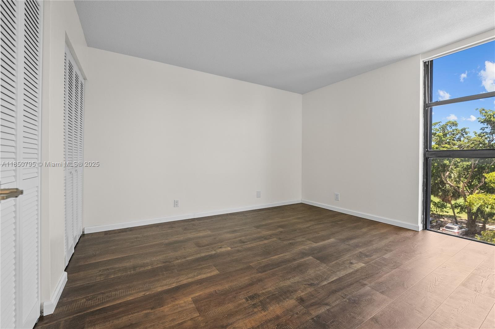 DELVISTA TOWERS CONDO - Residential