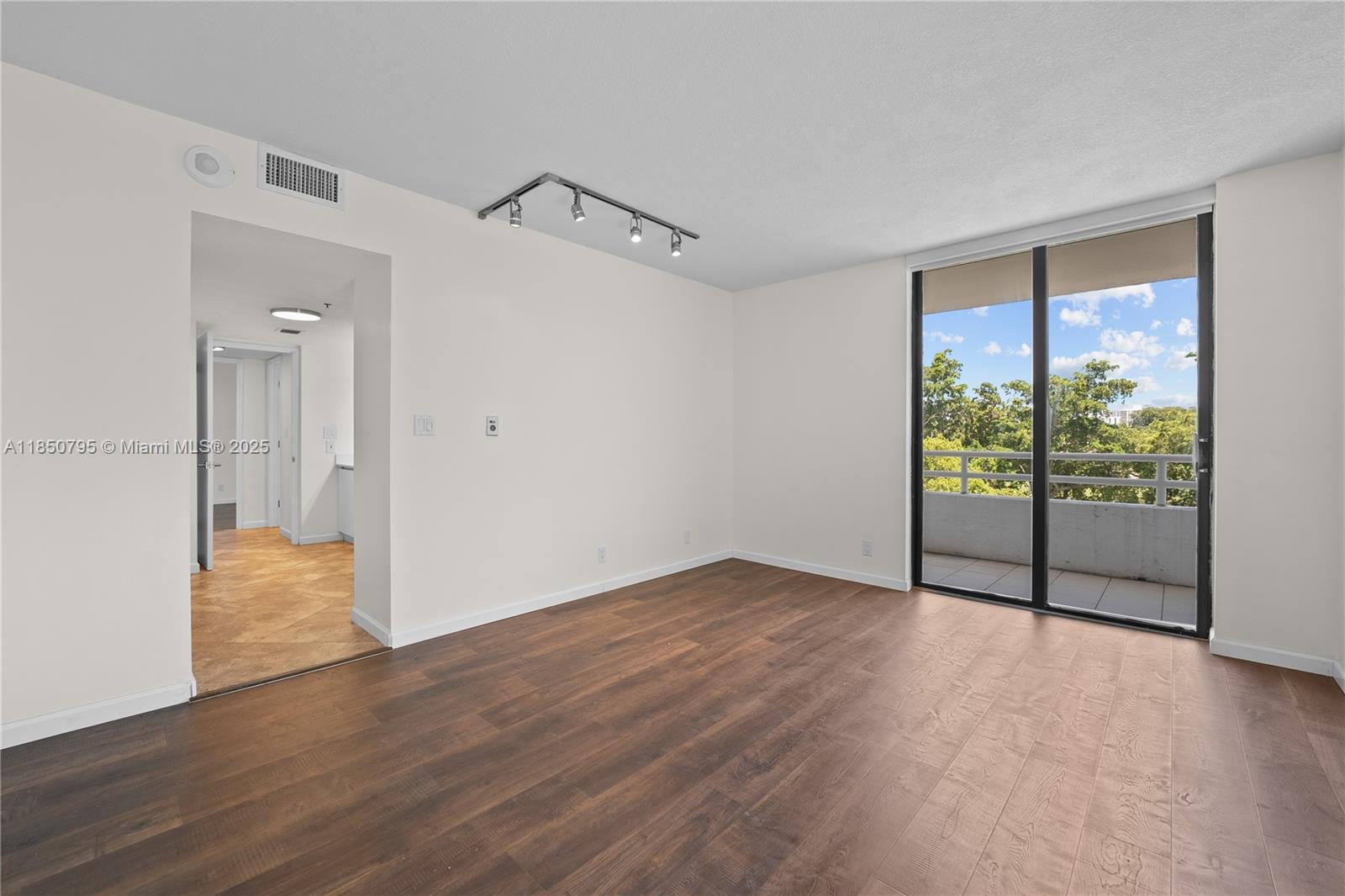 DELVISTA TOWERS CONDO - Residential