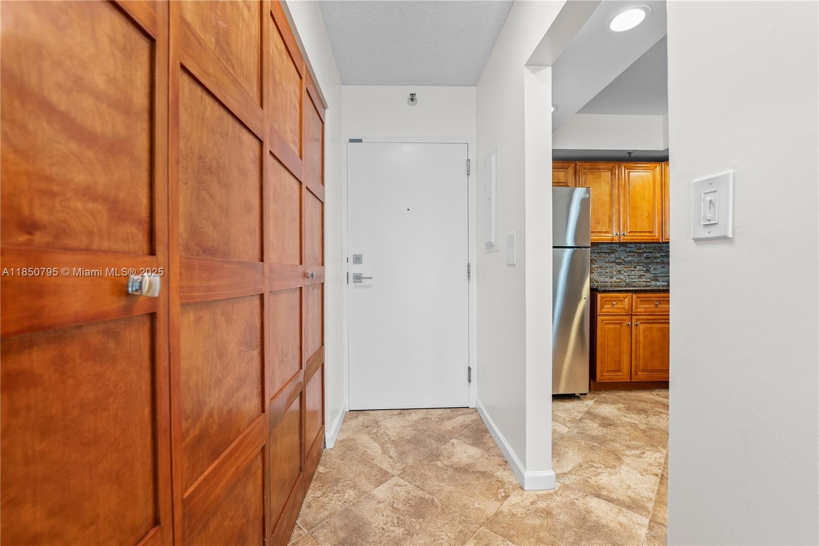 DELVISTA TOWERS CONDO - Residential