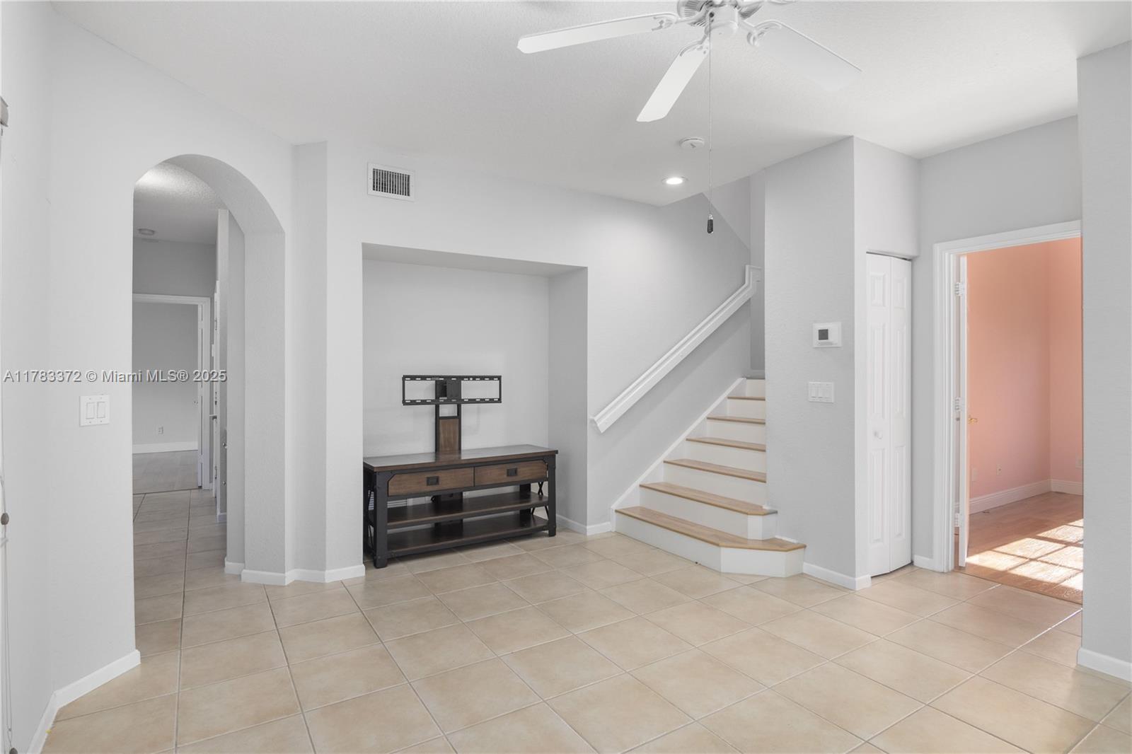 LAKEVIEW WEST - Residential