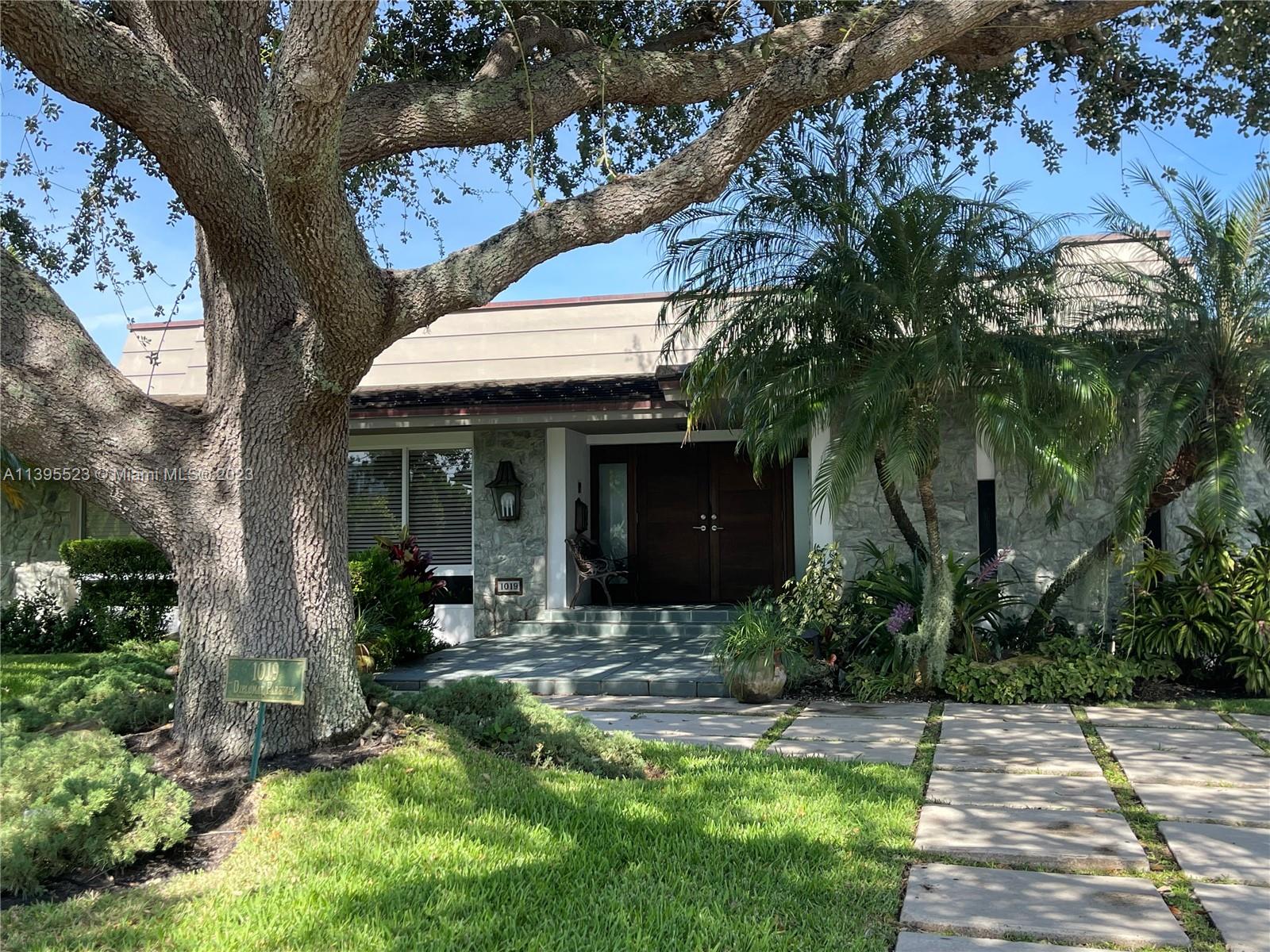 DIPLOMAT GOLF ESTATES - Residential