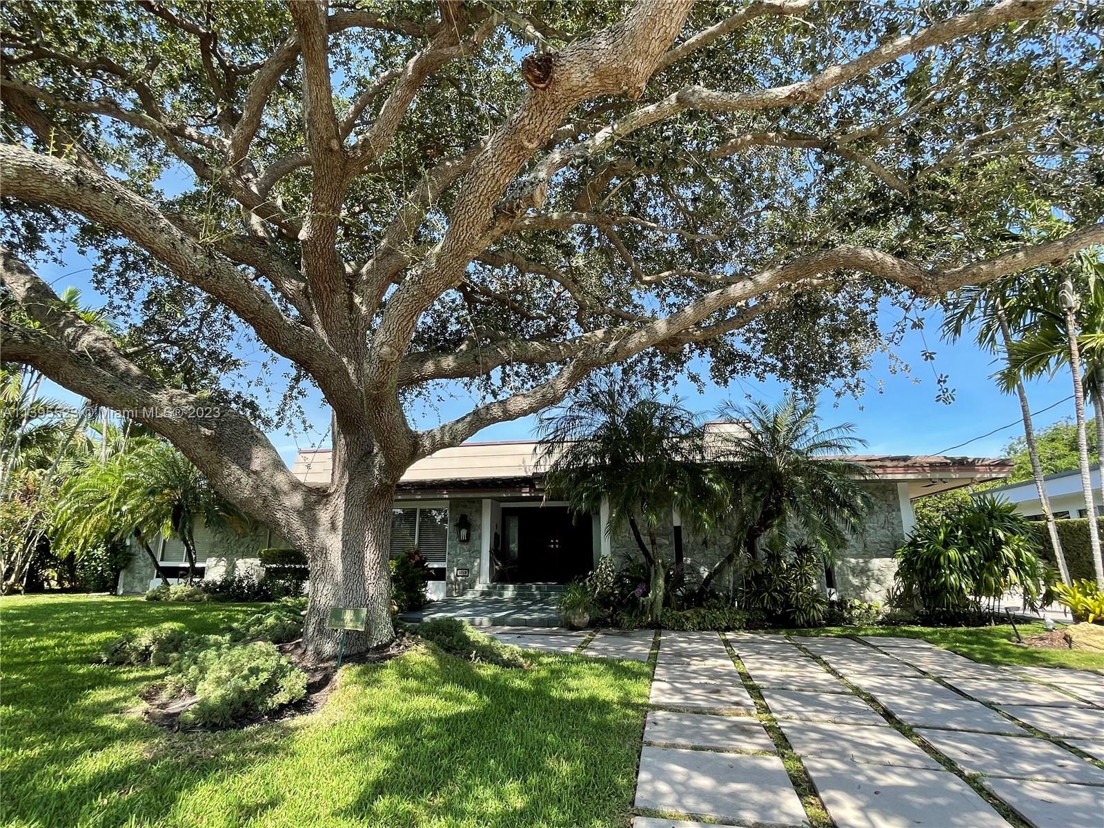 DIPLOMAT GOLF ESTATES - Residential