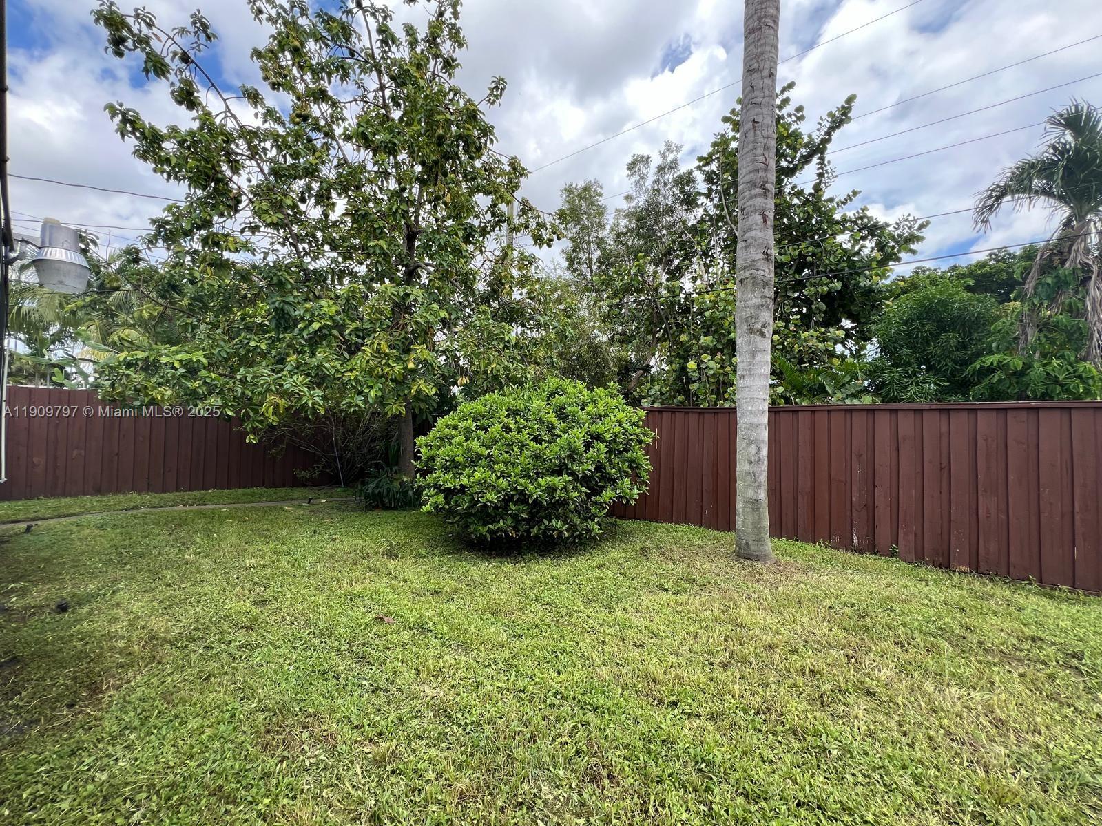 HOLLYWOOD HILLS - Residential Lease