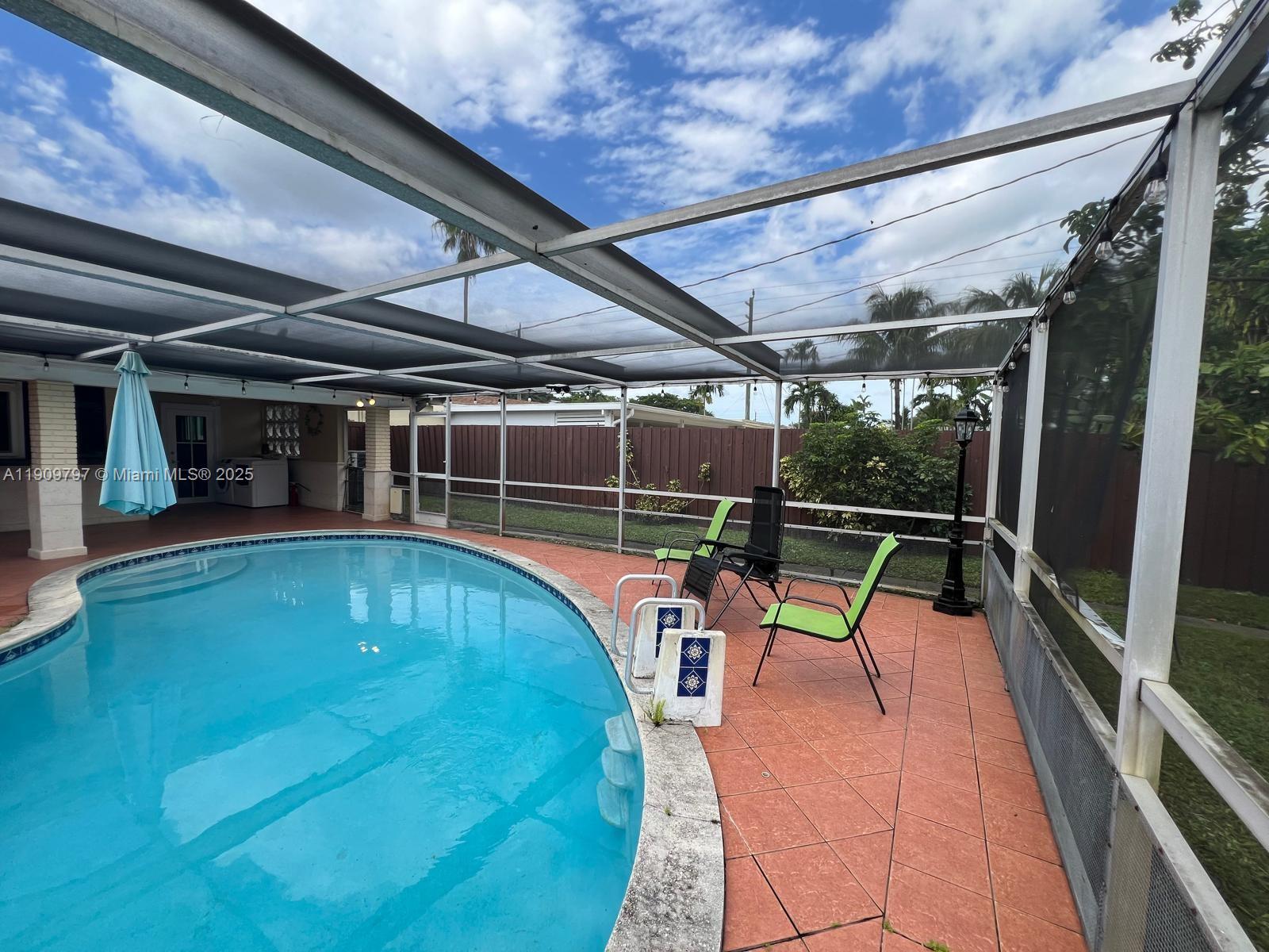 HOLLYWOOD HILLS - Residential Lease