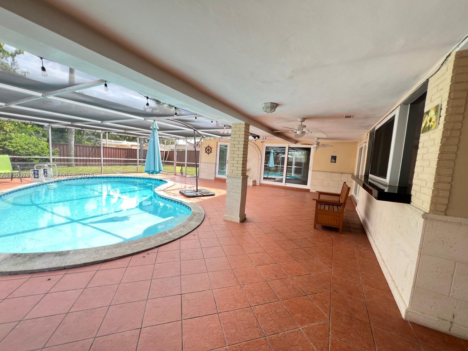 HOLLYWOOD HILLS - Residential Lease