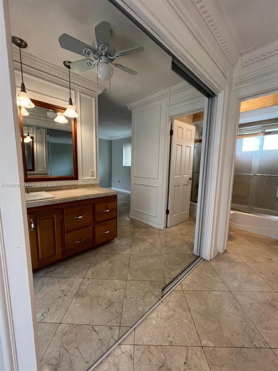 HOLLYWOOD HILLS - Residential Lease