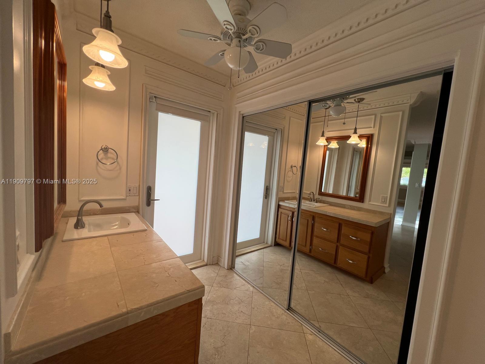 HOLLYWOOD HILLS - Residential Lease