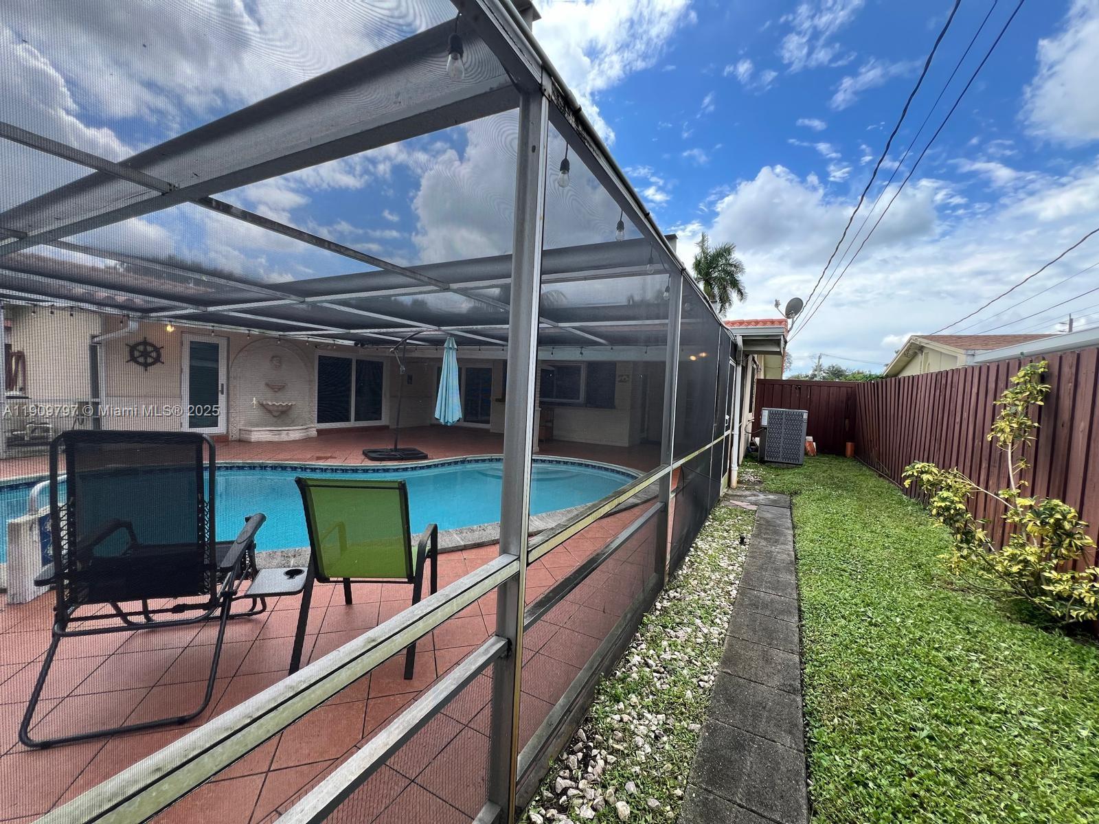 HOLLYWOOD HILLS - Residential Lease