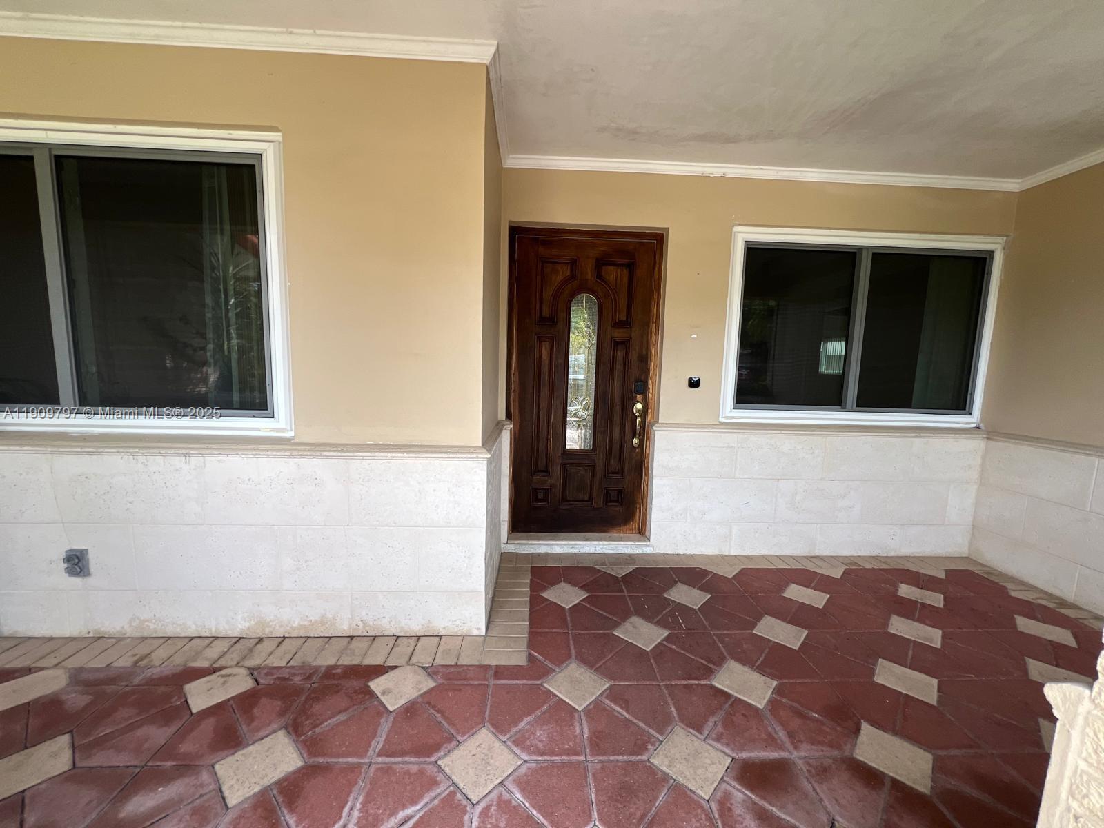 HOLLYWOOD HILLS - Residential Lease