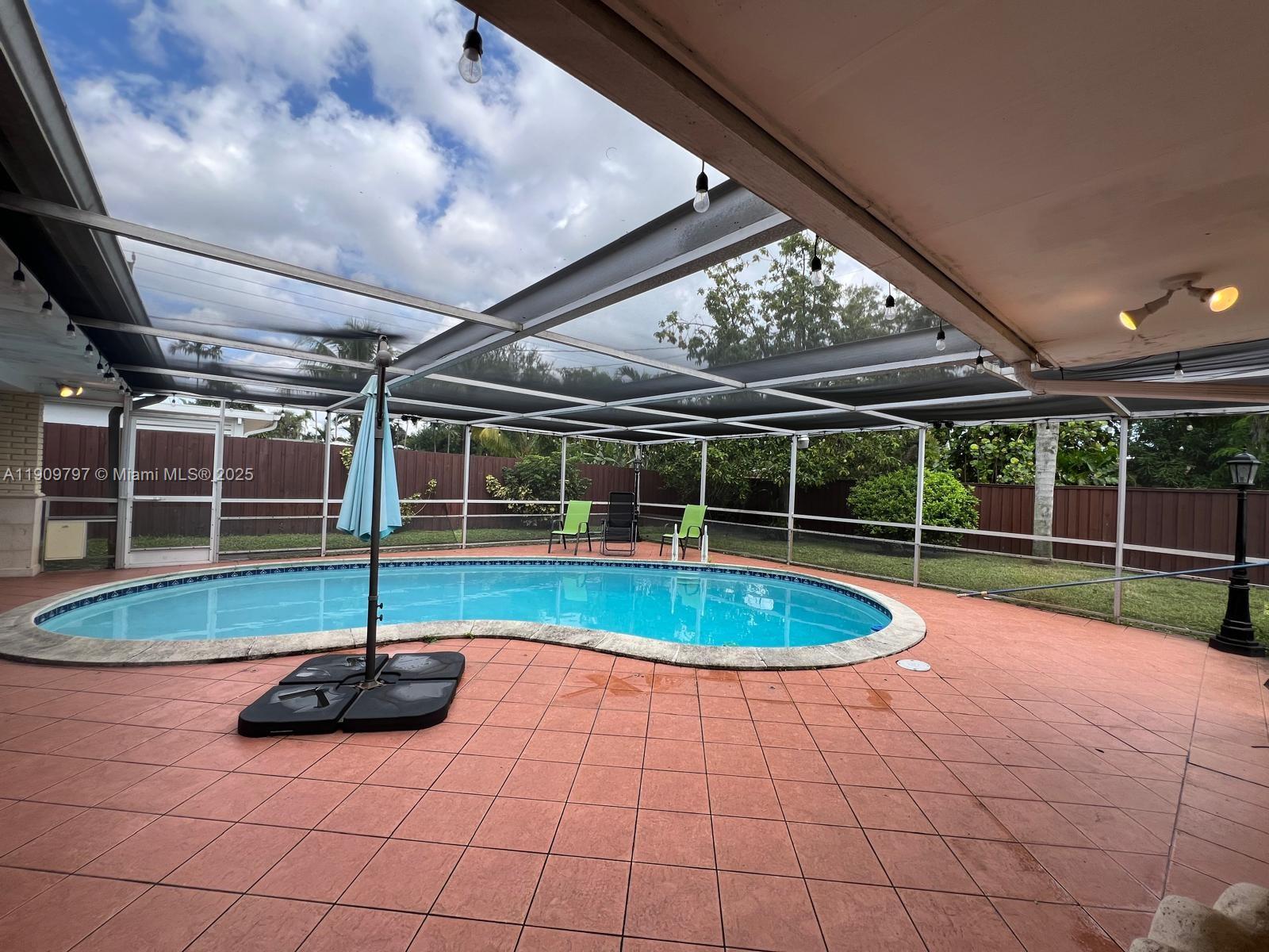 HOLLYWOOD HILLS - Residential Lease