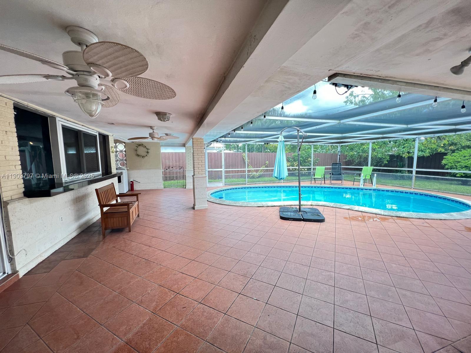 HOLLYWOOD HILLS - Residential Lease