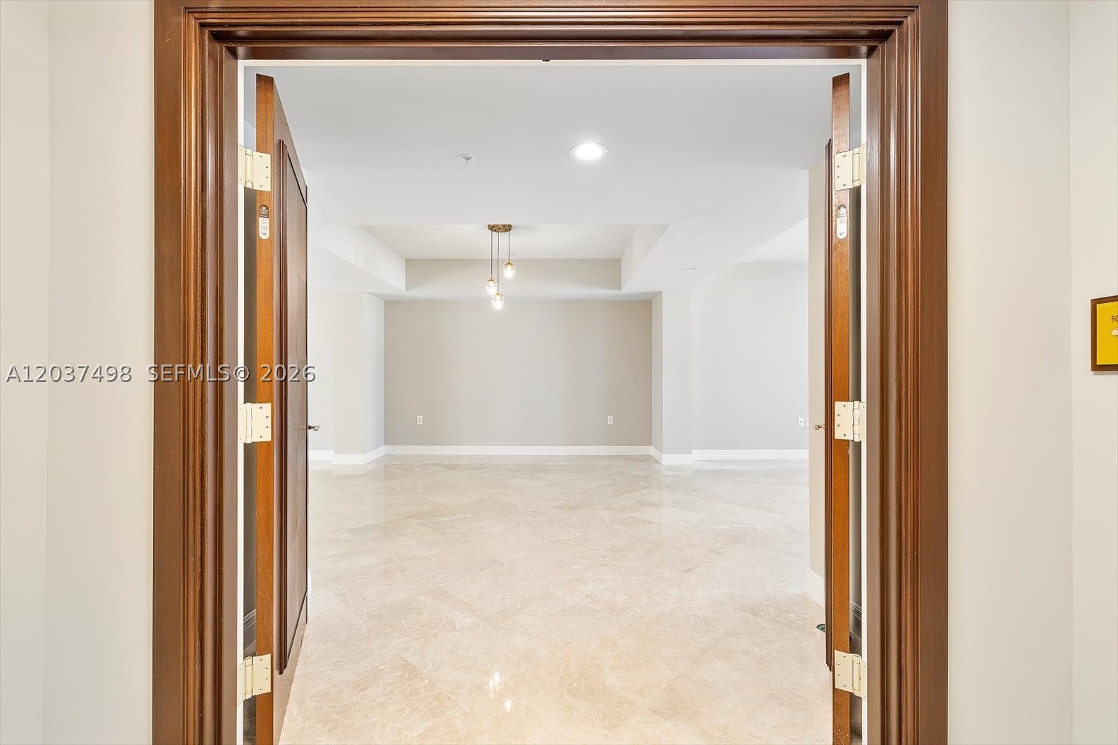 16275 Collins Ave 502
