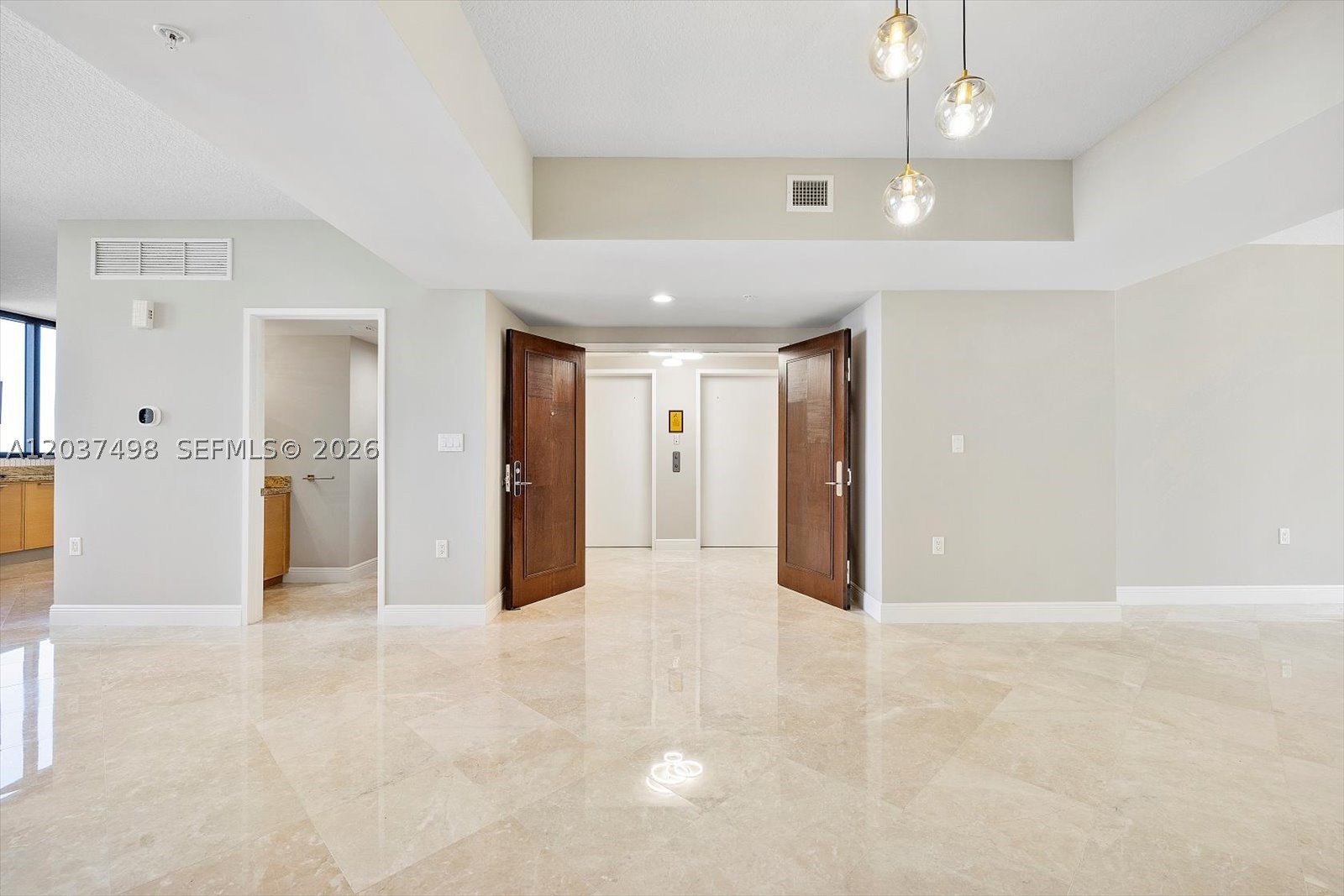 16275 Collins Ave 502
