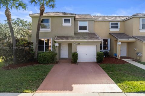 1437 NW 154th Ln Pembroke Pines FL 33028