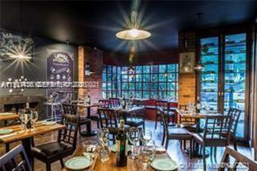 high class Hotels in Colombia Bogota DC, first hotel has 48 rooms/ROI 4%/ occupancy avg 89%/6390 SQFT/1 restaurant/ second hotel has 72 rooms/ROI 5%/occupancy avg 77%/9500 SQFT/2 restaurants (1 rooftop lounge)and 1 bar/ price 4.5M! ! gorgeous and busy hotels! THE PRICE LISTED ITS FOR THE HOTEL WITH THE 48 ROOMS. contact me for more information.perfect for investment!