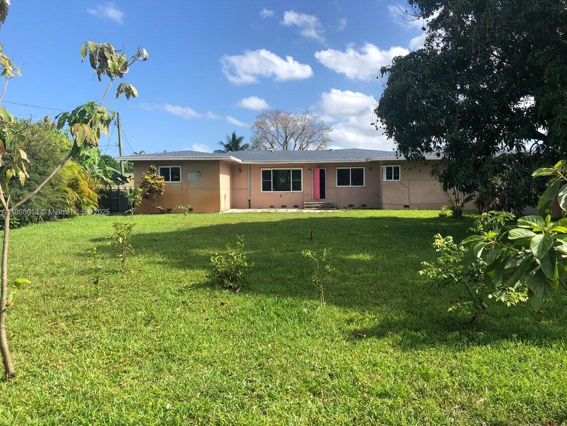 HOLLYWOOD LITTLE RANCHES - Land