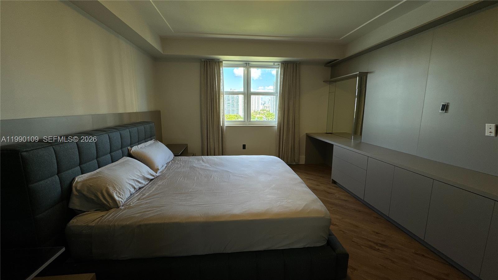 TURNBERRY VLG NO TOWER CO - Residential Lease
