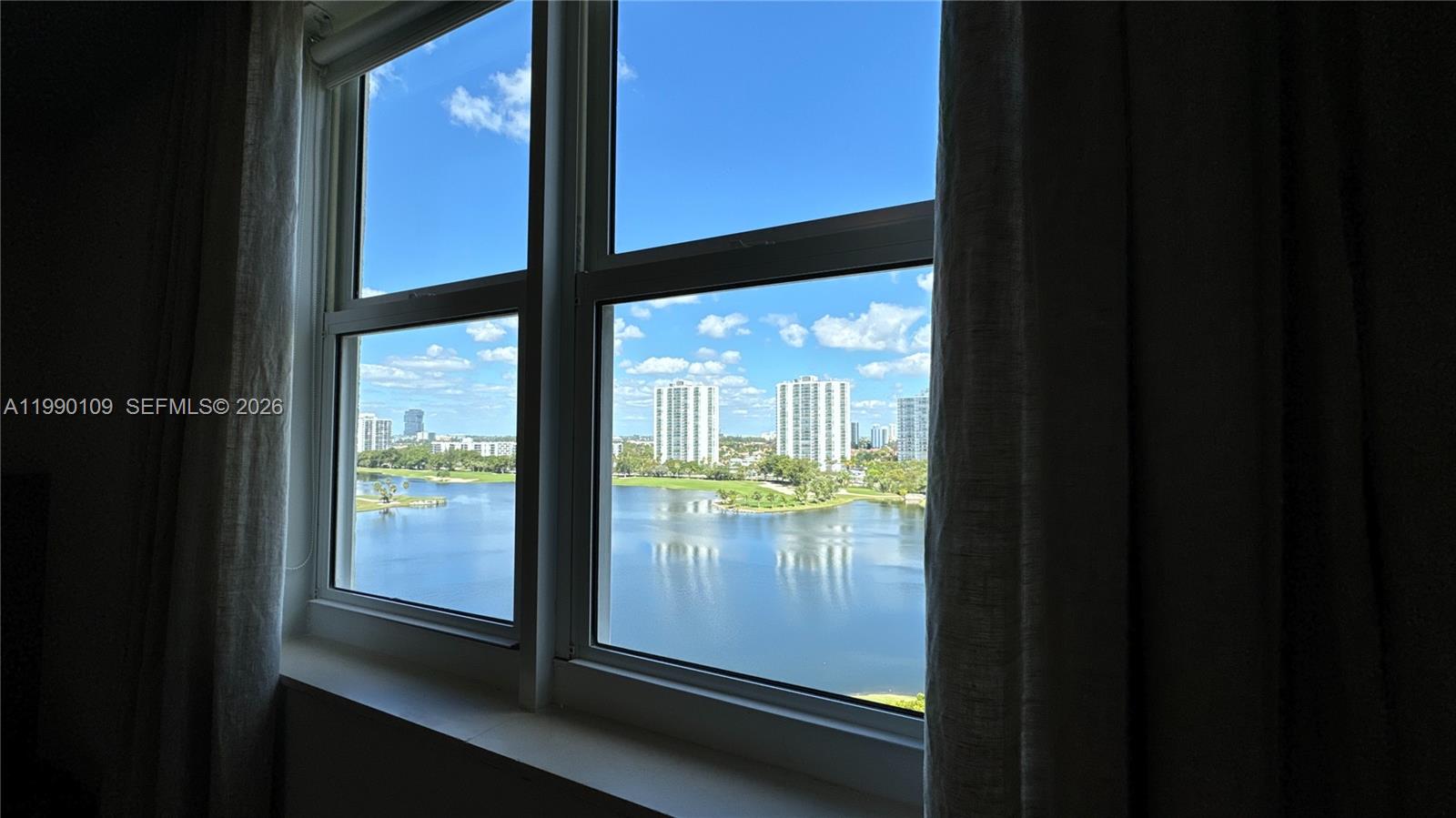 TURNBERRY VLG NO TOWER CO - Residential Lease